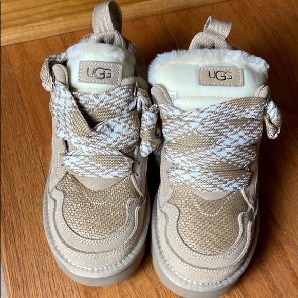 Ugg Women’s Lowmel Sneaker Size 9 New! - Picture 2 of 9